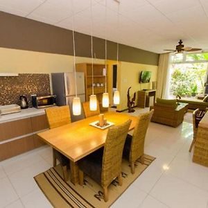 Suite à 2 Chambres à Coucher